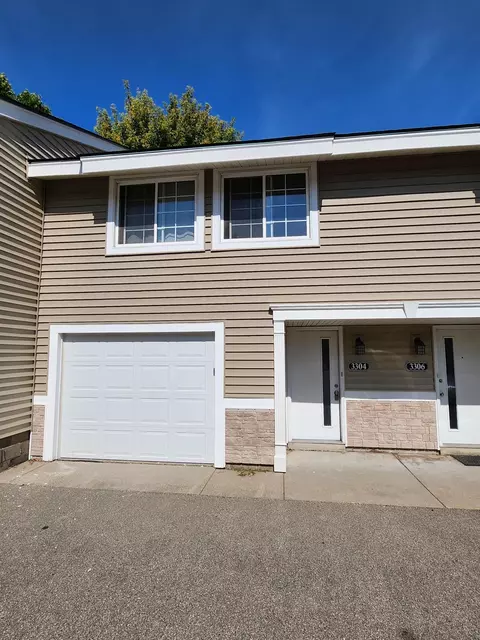 3304 River Bluff Dr, Eagan, MN 55121