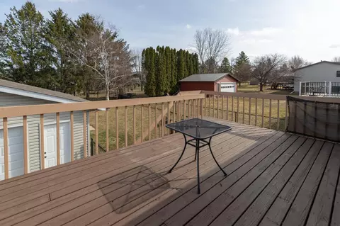 Exterior - 335 1st St NE, Plainview, MN 55964 photo 4 of 10