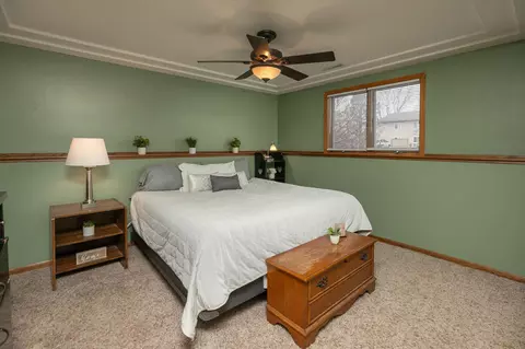 Bedroom - 335 1st St NE, Plainview, MN 55964 photo 3 of 4