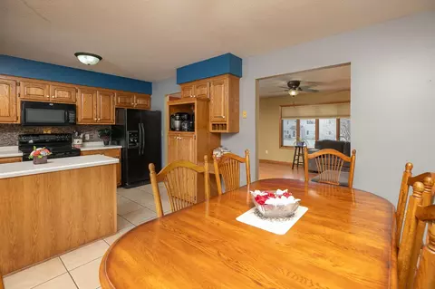 Kitchen - 335 1st St NE, Plainview, MN 55964 photo 5 of 6