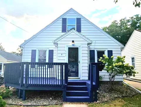 305 10th St NW, Austin, MN 55912