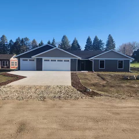 704 Broadway St, Starbuck, MN 56381