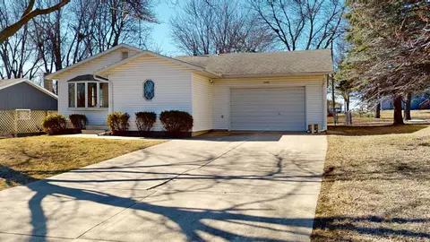 2250 Margaretha Ave, Albert Lea, MN 56007