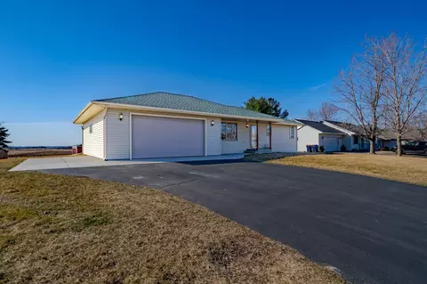 985 Southgate Dr, Ellsworth, WI 54011