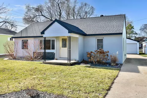 865 43rd Ave, Goodview, MN 55987