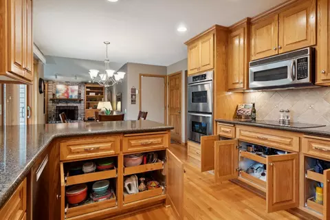 Kitchen - 11664 Oakview Ct, Champlin, MN 55316 photo 13 of 15