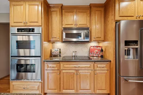 Kitchen - 11664 Oakview Ct, Champlin, MN 55316 photo 7 of 15