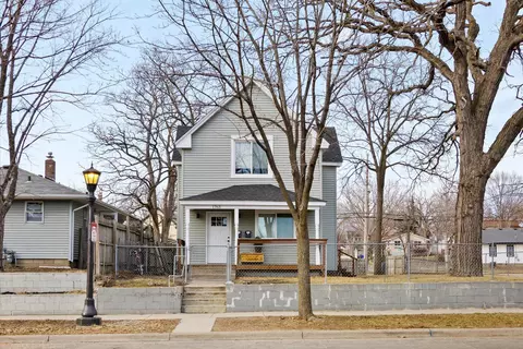 1763 Thomas Ave W, Saint Paul, MN 55104