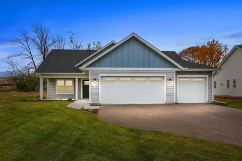 11868 302nd St, Chisago City, MN 55013