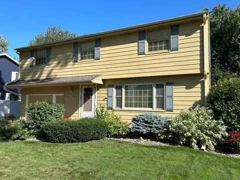 2417 23rd St NW, Rochester, MN 55901