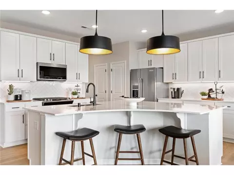 Kitchen - 2600 Paddock Path, Shakopee, MN 55379 photo 1 of 6
