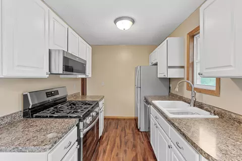 Kitchen - 1738 Nokia Way, Eagan, MN 55122 photo 3 of 4