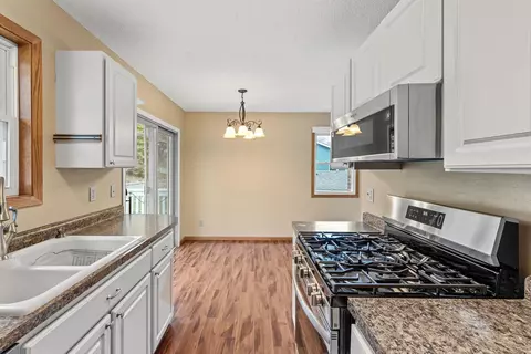 Kitchen - 1738 Nokia Way, Eagan, MN 55122 photo 4 of 4