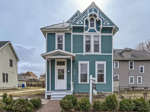 208 Charles Ave, Saint Paul, MN 55103