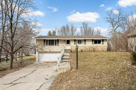 106 Park St W, Cannon Falls, MN 55009