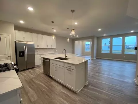 Kitchen - 14972 Athlone Pl, Rosemount, MN 55068 photo 2 of 8