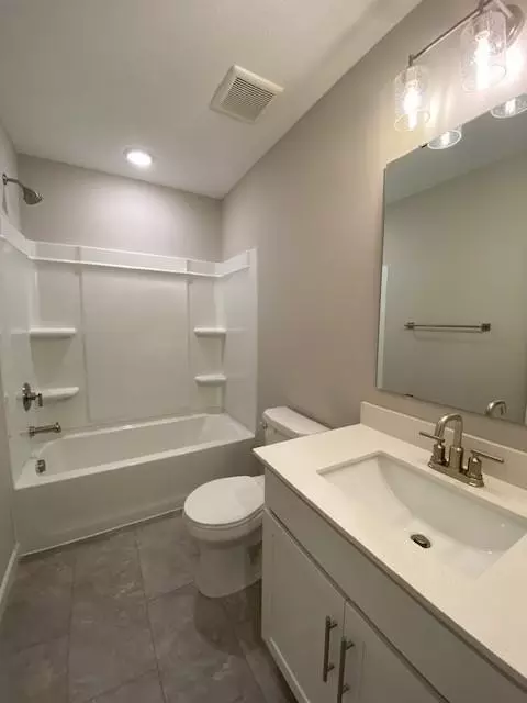 Bath - 14972 Athlone Pl, Rosemount, MN 55068 photo 7 of 7