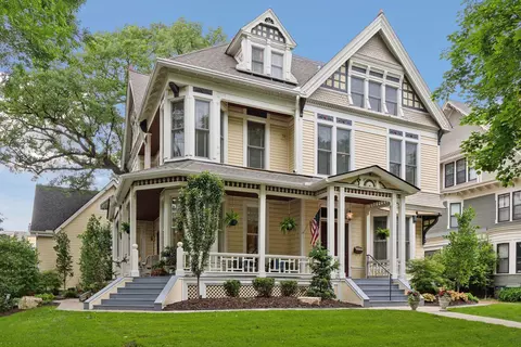 107 Virginia St, Saint Paul, MN 55102