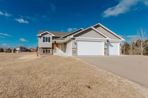 36626 Elk Ave, North Branch, MN 55056