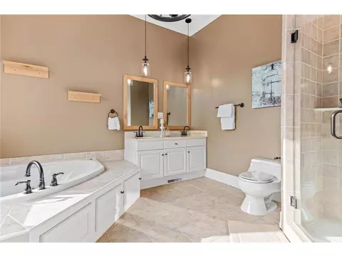 Bath - 4972 Northern Rd, Mound, MN 55364 photo 1 of 4