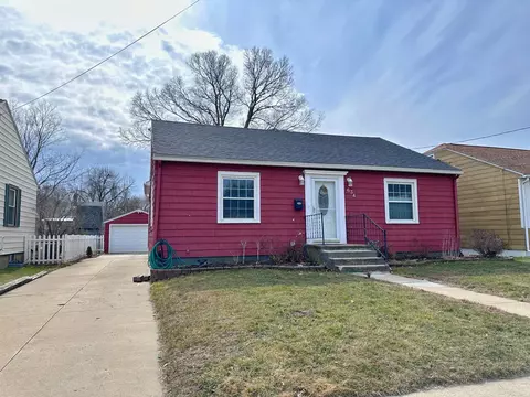 634 15th St NE, Rochester, MN 55906