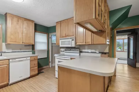 104 3rd St E, Jordan, MN 55352 photo 8