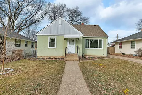1547 Chamber St, Saint Paul, MN 55106