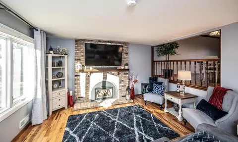 95 Birnamwood Dr, Burnsville, MN 55337