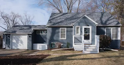 1913 Edgewater Ave, Arden Hills, MN 55112