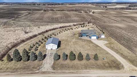 17515 Wolf Creek Rd NW, Evansville, MN 56326