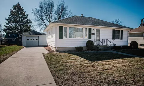2010 2nd Ave SE, Austin, MN 55912