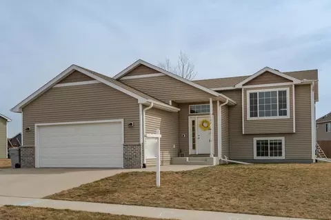 1102 6th St NE, Kasson, MN 55944