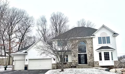 8824 Woodhill Dr, Savage, MN 55378