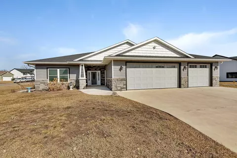 821 Walnut Ave SE, Kimball, MN 55353