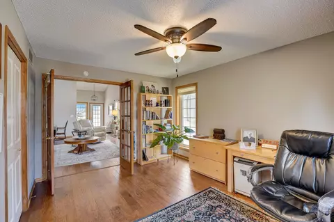 8304 Rhoy St, Victoria, MN 55386