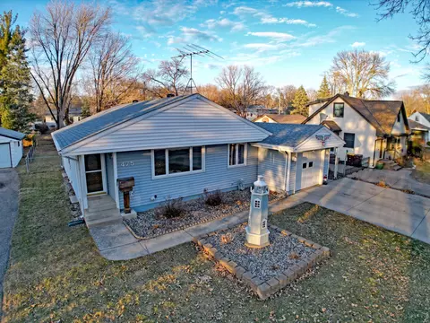 475 Ruby Dr, West Saint Paul, MN 55118