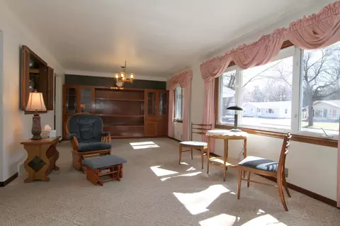 475 Ruby Dr, West Saint Paul, MN 55118 photo 3