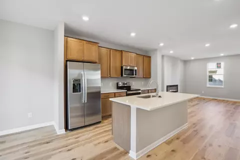 7692 Cruise Way, Inver Grove Heights, MN 55076