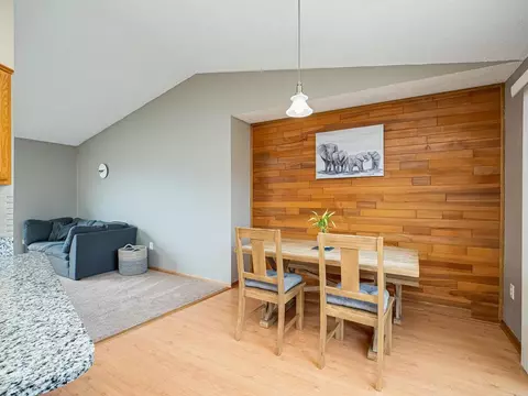4264 Sun Cliff Rd, Eagan, MN 55122 photo 10