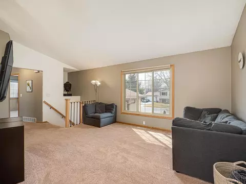 4264 Sun Cliff Rd, Eagan, MN 55122 photo 6