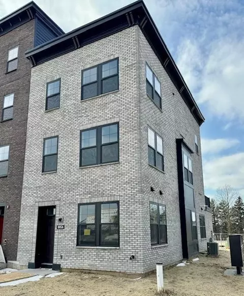 895 Woodlawn Ave #A, Saint Paul, MN 55116