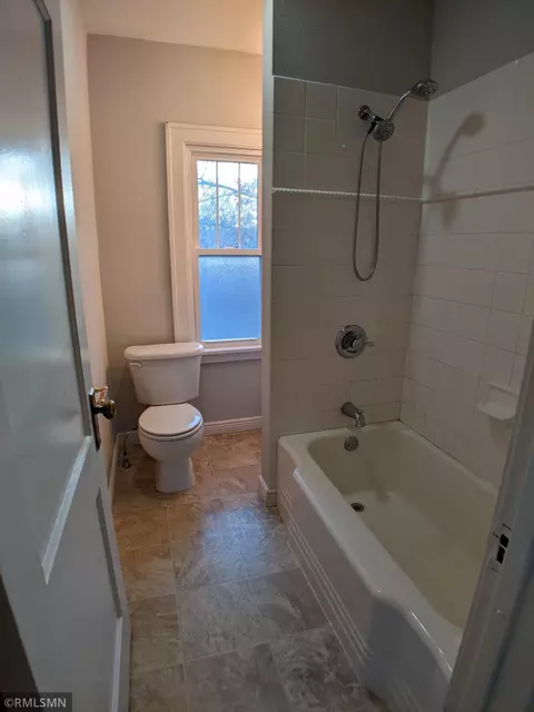 Bath - 208 15th Ave S, Saint Cloud, MN 56301 photo 2 of 2