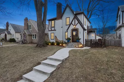 581 Warwick St, Saint Paul, MN 55116