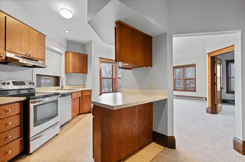 391 Laurel Ave #301, Saint Paul, MN 55102