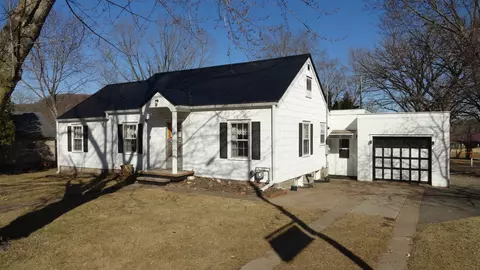 230 E Race Ave, Elmwood, WI 54740