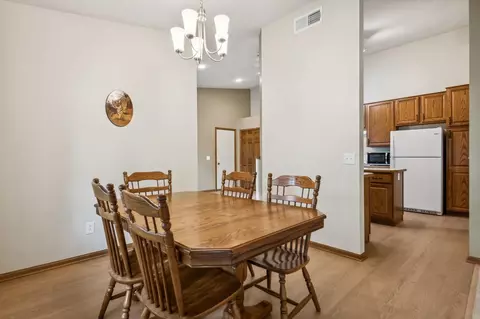 858 Ivy Ln, Eagan, MN 55123 photo 9