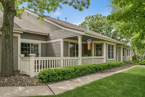 858 Ivy Ln, Eagan, MN 55123 photo 4