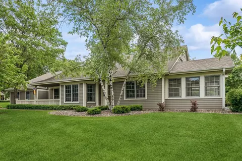 858 Ivy Ln, Eagan, MN 55123 photo 2