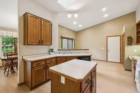 858 Ivy Ln, Eagan, MN 55123 photo 14