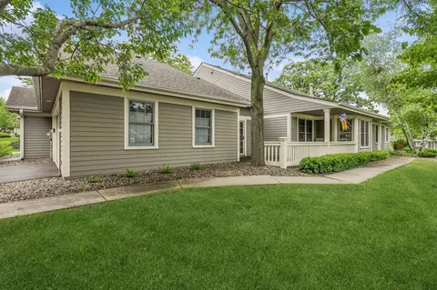 858 Ivy Ln, Eagan, MN 55123 photo 3